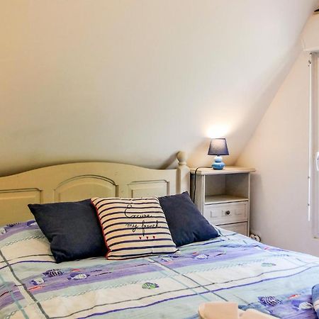 Awesome Apartment In Vasteville With Kitchenette 외부 사진